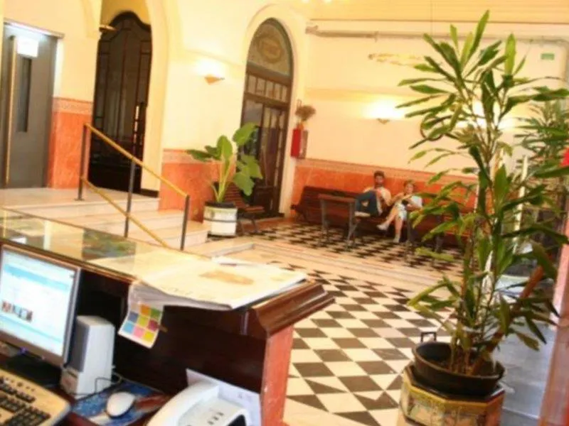 Hotel Peninsular Barcelona 0*,